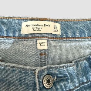 Abercrombie & Fitch The Baggy Low Rise Jeans Straight Leg Baggy Light Wash 31/12